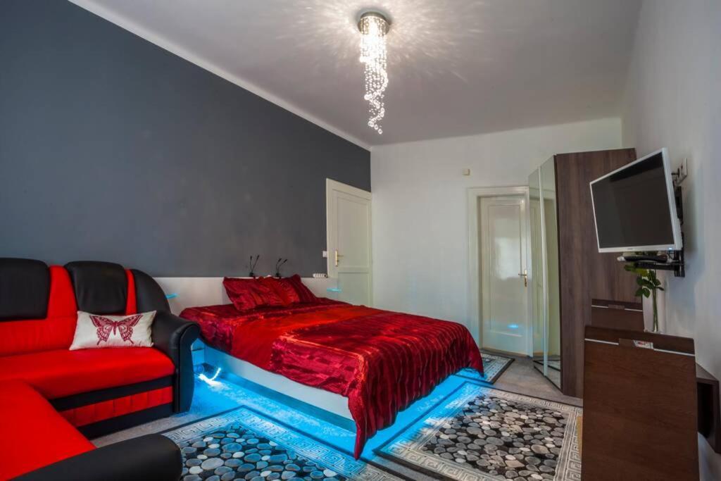 Luxury Air-conditioned Family Apartment Špitálska Old Town Bratislava Exterior foto